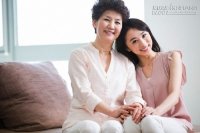 Một lần đi chợ bị lừa mẹ chồng hốt hoảng quay về giữ chặt con dâu