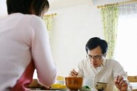 Cái kết bất ngờ khi vợ âm thầm điều trị bệnh yếu sinh lý cho chồng