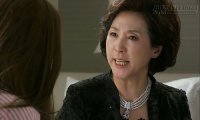 Mẹ chồng giả điên thử lòng con dâu và cái kết đẫm nước mắt