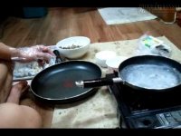 Làm bánh cuốn bằng chảo chống dính