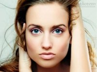 Phụ nữ trán vuông thường hay cãi chồng