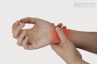 Luyện tập 3 động tác này, không lo gì hội chứng ống cổ tay