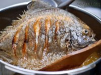 Tuyệt chiêu chiên rán mọi đồ ăn không bị bắn dầu, sát chảo