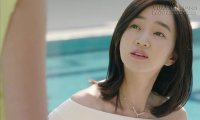 Bà chị chồng ghét tôi như hắt nước đổ đi đã phải nhún nhường khi thấy tôi cầm bức ảnh đó