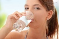 Giảm cân nhanh chóng chỉ bằng cách uống nước đúng giờ