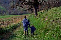 Suy ngẫm về cách giáo dục con học cách tự lập lúc mới 9 tuổi của người cha giàu có