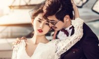 Cô nhân tình lẳng lơ và 99 bông hồng gai