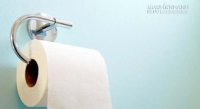 Tác hại khủng khiếp từ thói quen dùng giấy vệ sinh không đúng cách