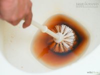 Nước ngọt, giấm, chanh,...đánh bay vết bẩn bồn cầu