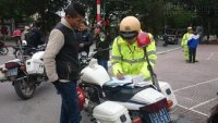 Ngày đầu tiên, 102 người đi bộ vi phạm luật giao thông bị xử phạt