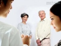 Nhờ bạn đóng giả người yêu ra mắt bố mẹ dịp Tết và cái kết bất ngờ
