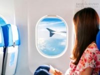 Hành động nhỏ của thanh niên trẻ trên chuyến bay khiến cô gái phải thay đổi cách nhìn