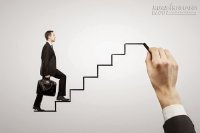 Lộ diện 4 con giáp có sự nghiệp thăng hạng vượt bậc trong năm Bính Thân