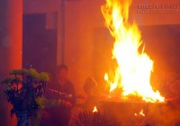 Bát nhang bốc cháy điềm báo gì