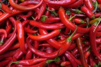 Cách xử trí khi bị ớt bắn vào mắt