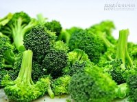 Rau củ trong bếp ăn vào răng trắng ngay lập tức