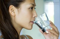 Những sai lầm ai cũng mắc khi súc miệng nước muối ấm buổi sáng