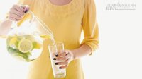 Uống nước chanh ấm đều đặn hàng ngày giúp cả năm không phải dùng tới thuốc
