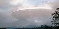 Đám mây hình đĩa bay xuất hiện trước chùa Thiên Mụ