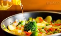 Dầu ăn sẽ không gây hại nữa nếu bạn dùng theo 4 cách sau