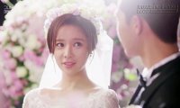 Thấy người yêu cũ ngồi xe lăn đến đám cưới, tôi đánh rơi cả bó hoa còn vợ lại cười bí hiểm