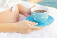 Vợ chồng muốn có con không nên uống quá 2 cốc cà phê một ngày
