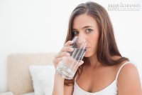 Điều gì xảy ra nếu bạn uống nước ấm lúc đói vào mỗi sáng?