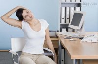 Đột quỵ vì hành động xoay cổ ai cũng làm