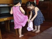 Con 2 tuổi chưa cho mặc đồ lót, bố mẹ cần phải xem xét lại vì...