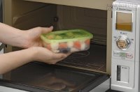 Thói quen chết người khi dùng đồ nhựa cần loại bỏ sớm