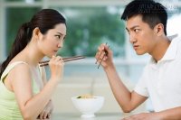 Vợ chồng chỉ cần 10 phút quan tâm là đủ