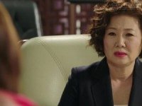 Mẹ chồng cười khẩy vỗ vai tôi: Yên tâm, mẹ có cách, con ranh ấy cứ để mẹ xử lý!