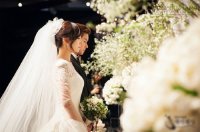 Người vợ quê mùa và món quà bất ngờ khi dự đám cưới tiền tỷ của chồng với con gái giám đốc