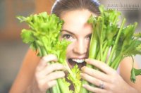 Chữa huyết áp cao và tiểu đường bằng rau cần tây