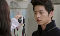 Nghi vợ ngoại tình, chồng lôi camera gắn ở đầu giường ra và đoạn phim gây sửng sốt cả nhà