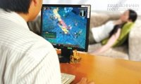 Chồng mê thế giới ảo, vợ mình sếu, chân giang được đàn ông lạ chăm sóc