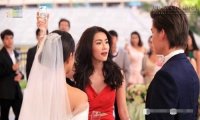Chú rể bỏ chạy giữa đám cưới khi thấy người phụ nữ giấu mặt bao năm của cô dâu xuất hiện