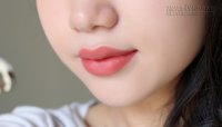 Chẳng bao giờ xài son dưỡng hay mặt nạ ngủ nhưng môi vẫn căng mịn hồng hào