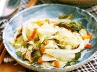 Dưa bắp cải muối ngừa tế bào ung thư, chữa bệnh tiểu đường, viêm loét dạ dày, và nhiều công dụng khác ít ai biết