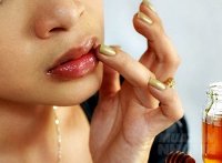 Hóa ra, đây là cách gái Hàn dưỡng mềm môi khô nứt nẻ, làm căng mọng môi bong tróc chỉ sau 1 đêm