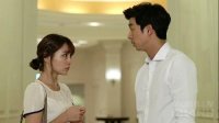 Đang chở cành đào về cắm thì thấy chồng đèo bồ phóng vụt qua, cô vợ hiền đã quay ngay xe lại làm điều này và cái kết bất ngờ