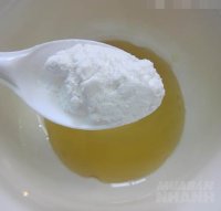 Mụn trứng cá sưng đỏ, chi chít khắp mặt cũng đừng nặn mà nhiễm trùng, cứ trộn muối với mật ong thoa lên vài lần là hết sạch