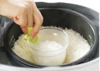 Nếu lỡ cơm bị sống, nhão hay khét, không cần nấu nồi mới, hãy áp dụng ngay mẹo nhỏ này để cơm ngon trở lại