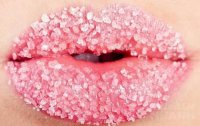 Mẹo tẩy da chết cho môi từ nguyên liệu có sẵn trong bếp