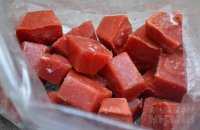 Xay nhuyễn cà chua rồi để đông đá theo cách này, da trắng nõn, se khít lỗ chân lông hiệu quả gấp 100 lần dùng mỹ phẩm
