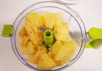 Xay nhuyễn 1 quả dứa rồi uống 3 lần/1 ngày, vòng 1 căng tròn quyến rũ chết người gấp 100 lần silicone nở ngực