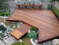 Sàn gỗ ngoài trời thay thế đá lát nền trong ngoại thất sân vườn