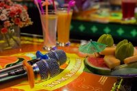 Trung thu đi chơi ở đâu? Đến Karaoke Tom nhé!