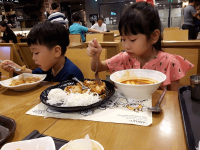 Tại sao những đứa bé ngoan, học giỏi, sống trong gia đình hạnh phúc lại không thành công so với những đứa trẻ “hư”, “ngỗ nghịch”?