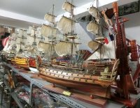 Mô hình thuyền buồm gỗ trong phong thủy